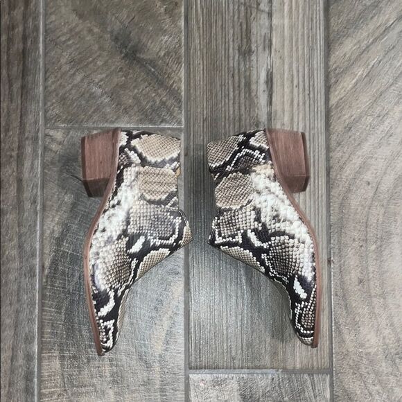 Madewell Brown leather Ankle 2”Boots Sleek Modern reptile Design - Picture 4 of 5